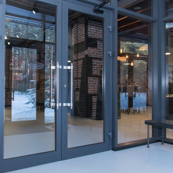 the-role-of-quality-doors-in-commercial-building-design